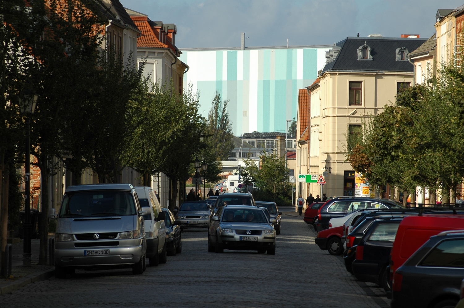 Wismar, Strae mit Werft