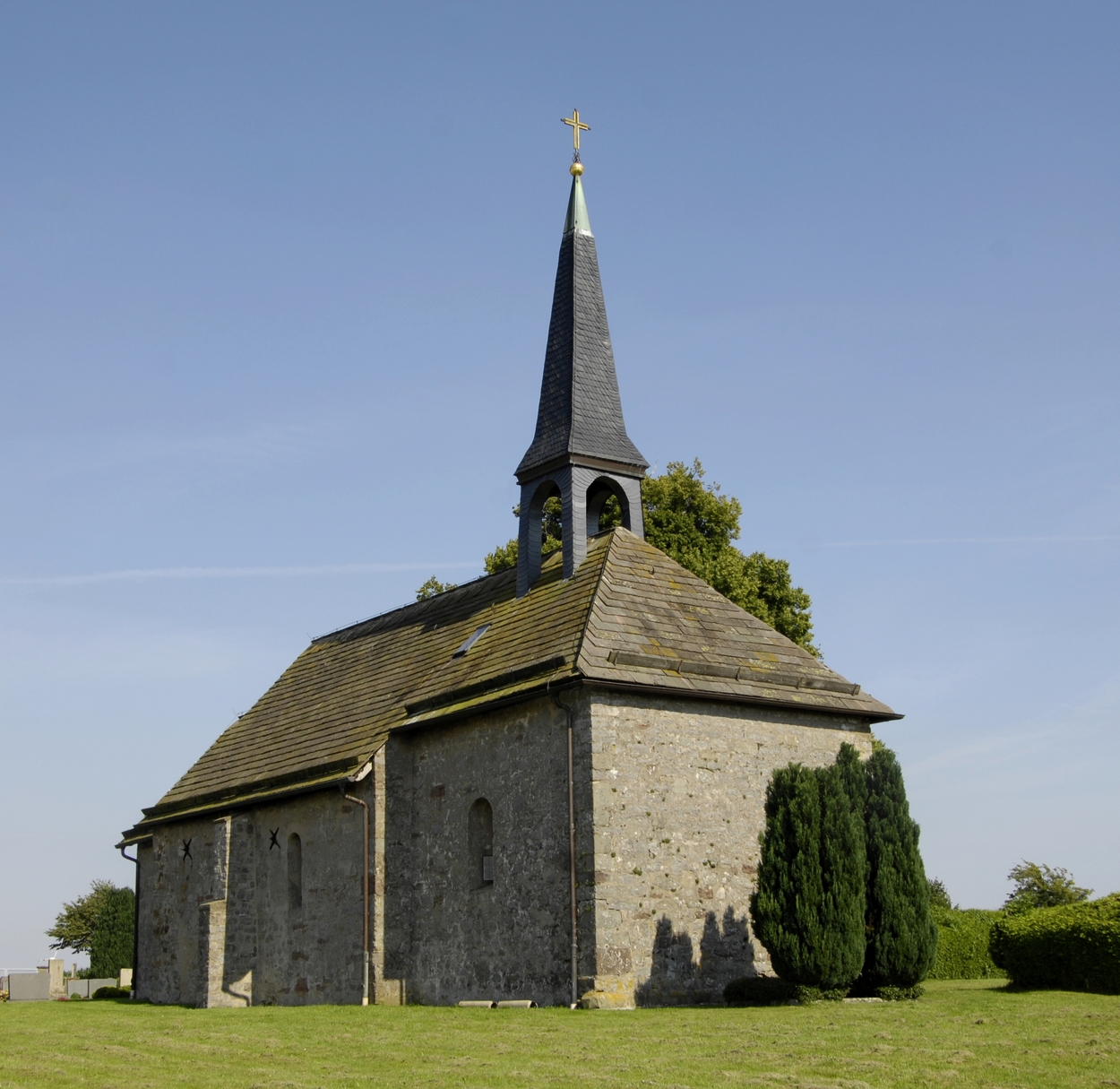 Hattensen, Wstung, Kirche