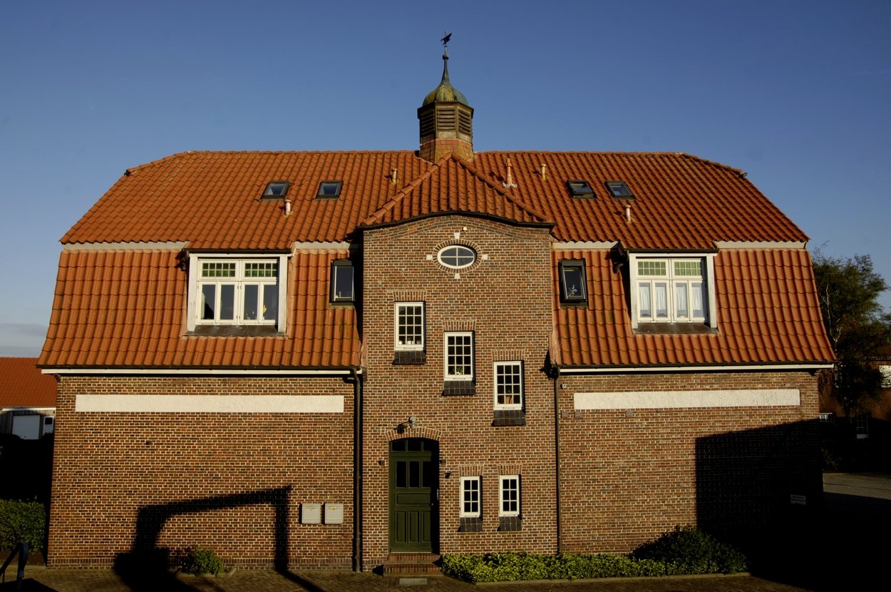 Neuharlingersiel, alte Schule