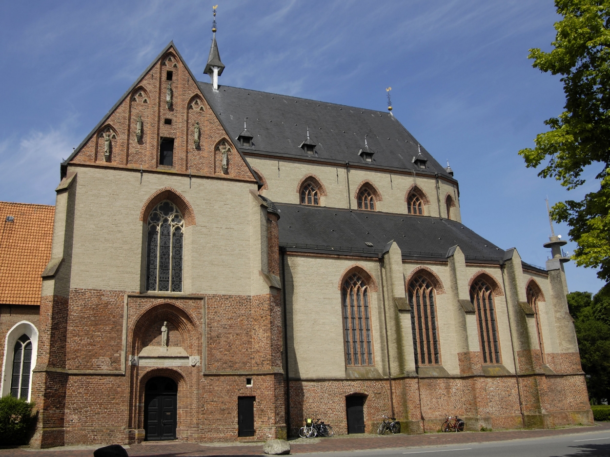 Norden, Kirche im Zentrum