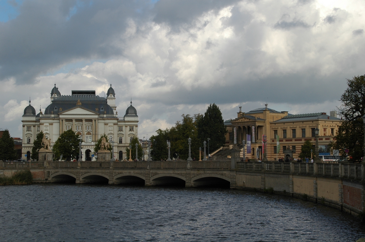 Schwerin, Theater