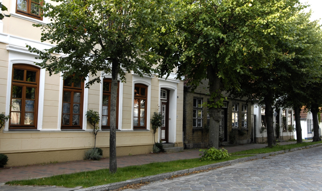 Arniss, Straenzug