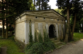 Ahresnbk, Familiengrabmahl