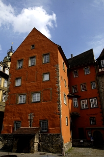 Hall rotes Haus